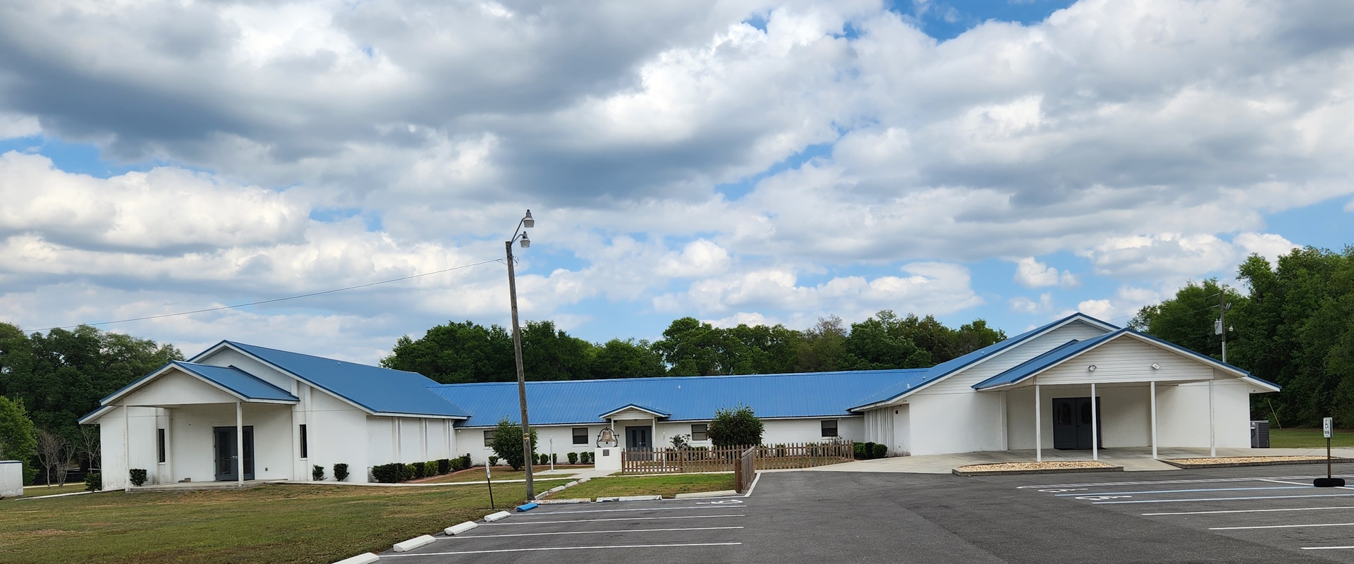Whitney Baptist Church Serving God in Lessburg FL